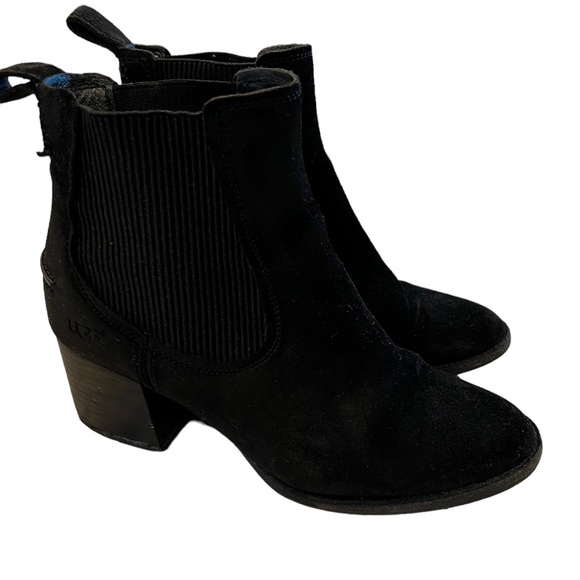 UGG Faye Chelsea Black Suede Heeled Women’s Ankle Boot Size 9 - Picture 5 of 5
